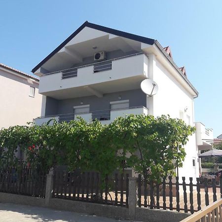Apartmani Kuzmic 沃希 外观 照片
