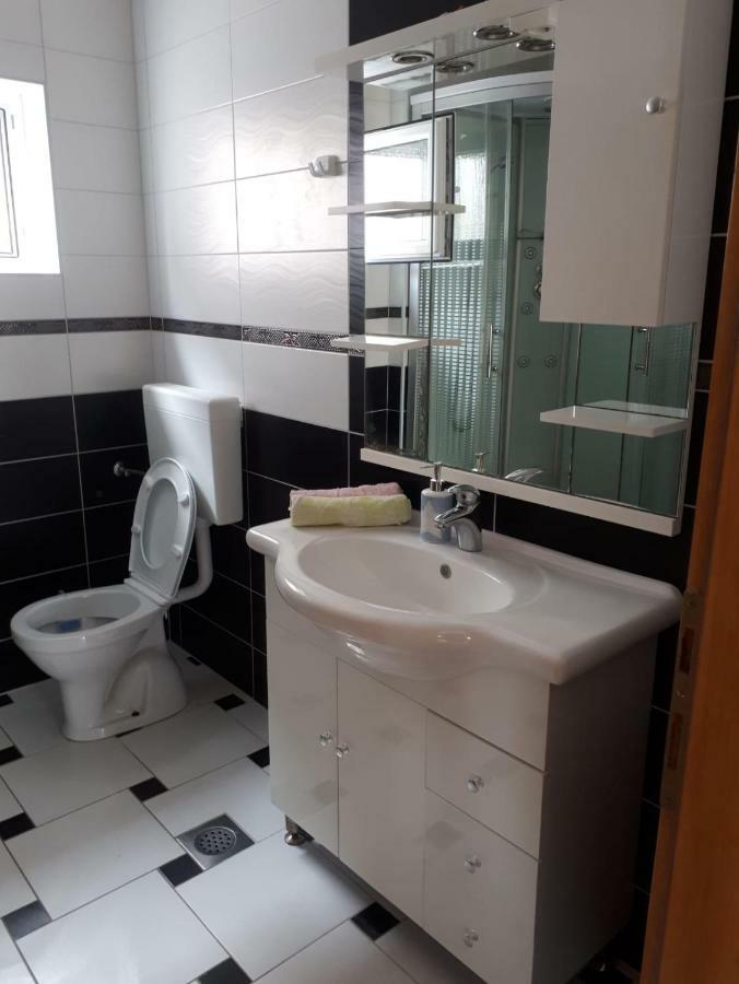 Apartmani Kuzmic 沃希 外观 照片