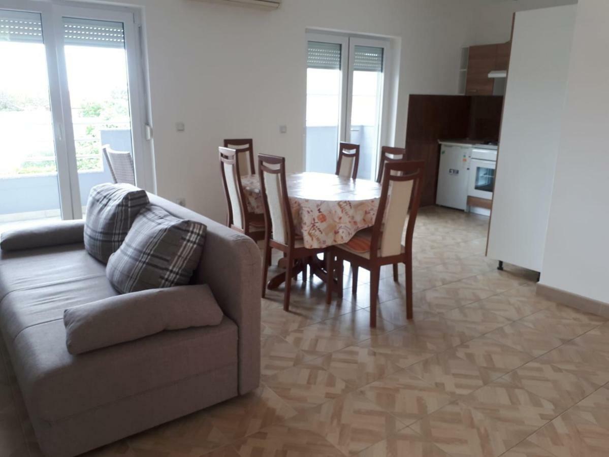 Apartmani Kuzmic 沃希 外观 照片