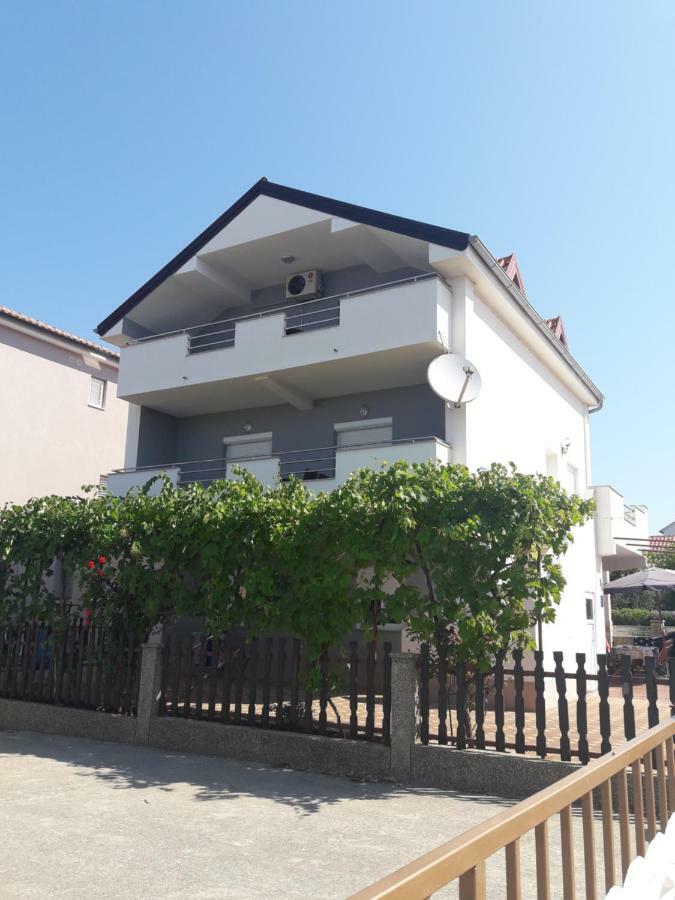 Apartmani Kuzmic 沃希 外观 照片